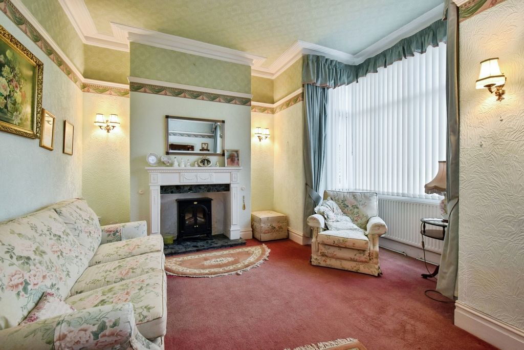 Property photo 2 of 28 Photo