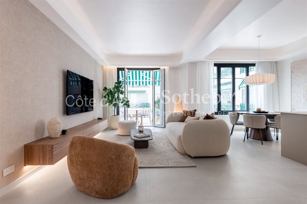 Property photo 1 of 12 Elegant Renovated Two-Bedroom Apartment With Balcony In A Sought-After Residence