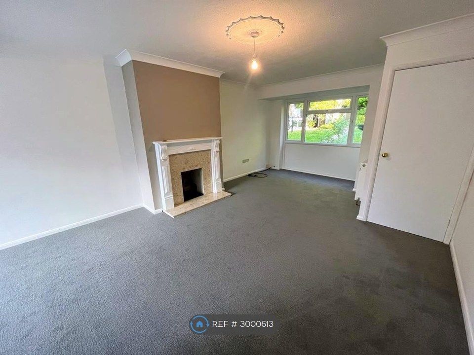 Property photo 2 of 14 Lounge