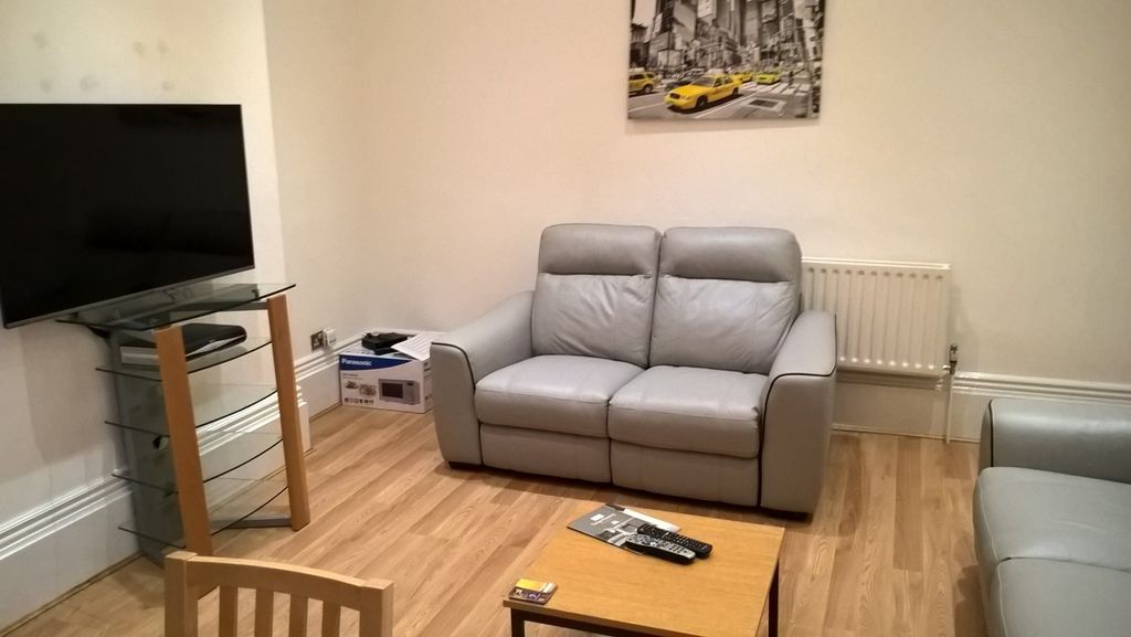 Property photo 2 of 9