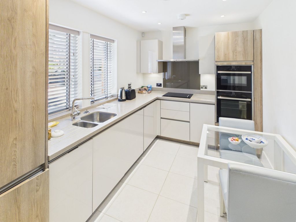Property photo 2 of 13 Kitchen