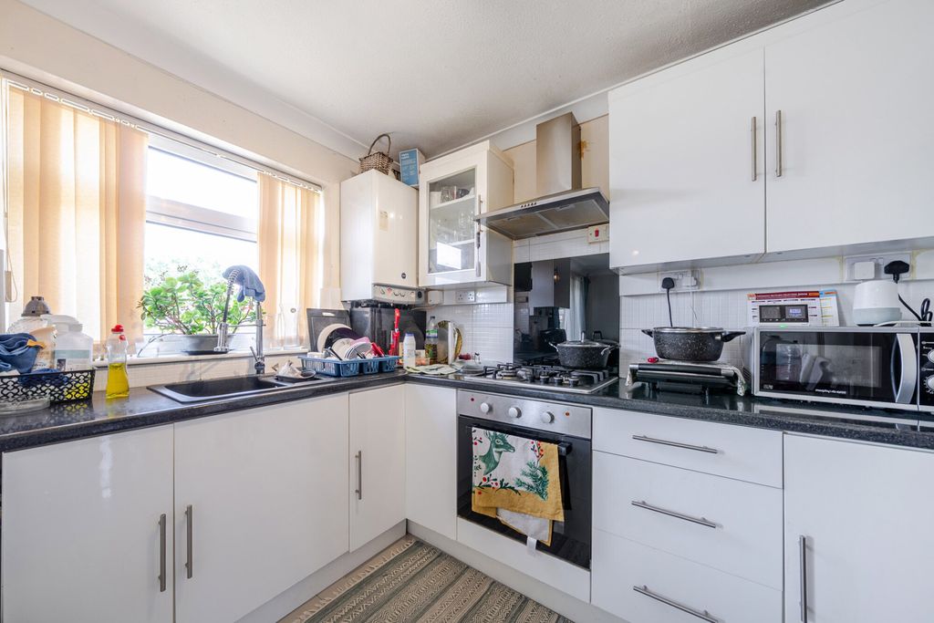Property photo 2 of 16 Kitchen