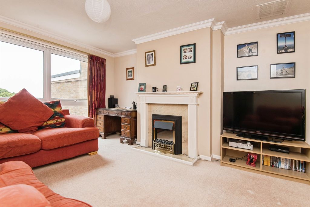 Property photo 2 of 17