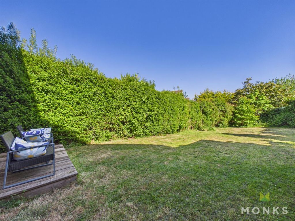Property photo 2 of 14 Cam01348G0-Pr0814-Still017.Jpg