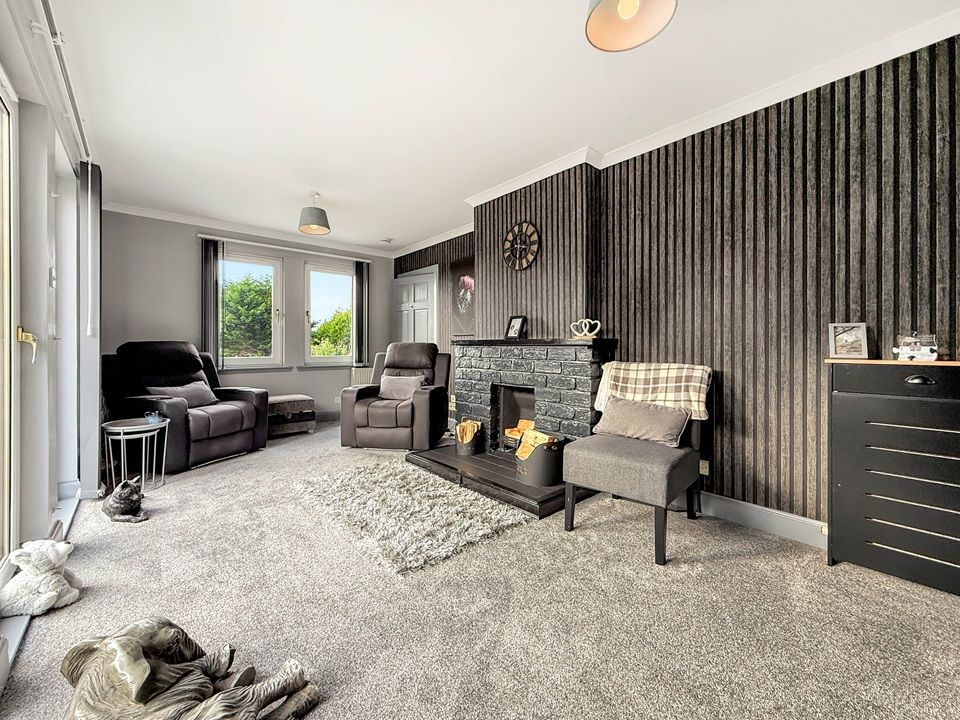 Property photo 2 of 47