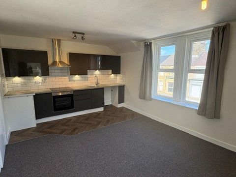 Property photo 3 of 6 Kitchen/Lounge 