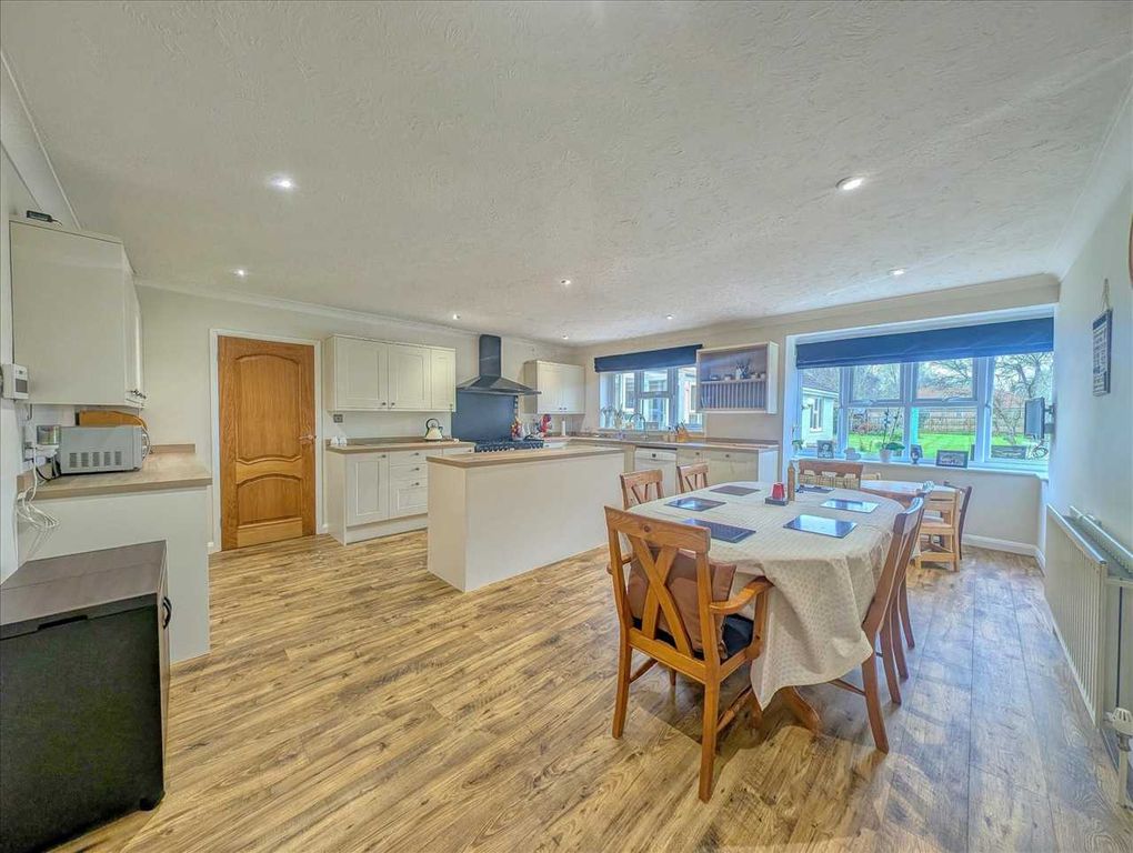 Property photo 3 of 26