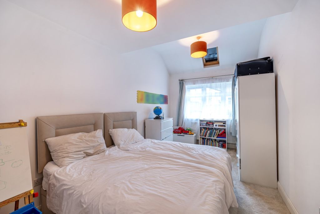 Property photo 3 of 7 932303 (4)