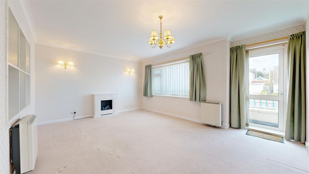 Property photo 2 of 11 10232025_204930.Jpg