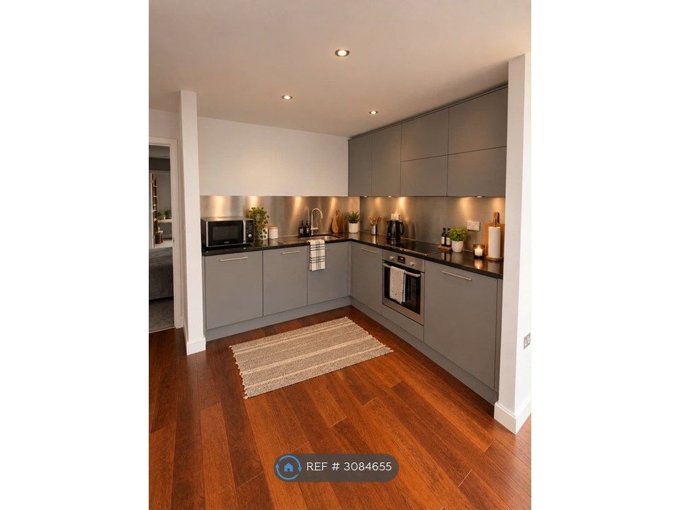 Property photo 2 of 8 Kitchen