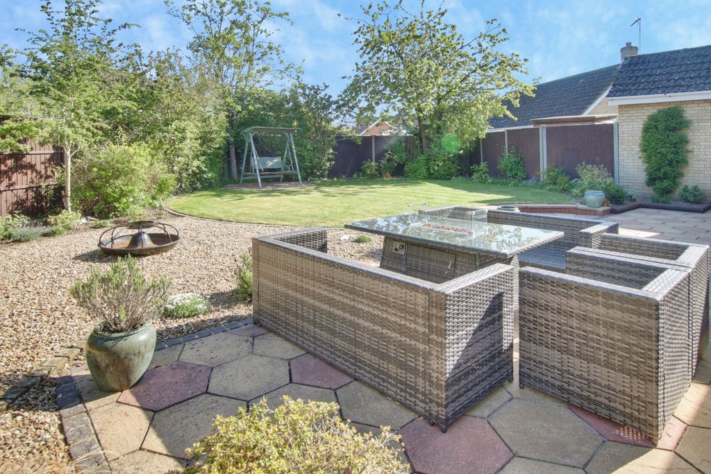 Property photo 2 of 16