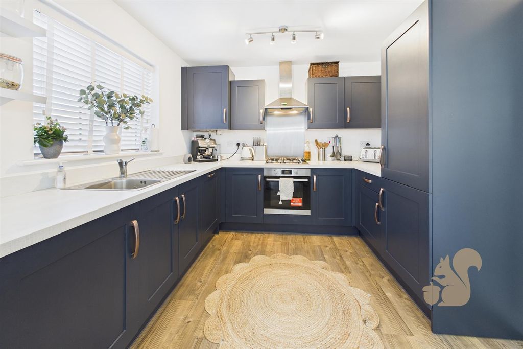 Property photo 2 of 20 Kitchen