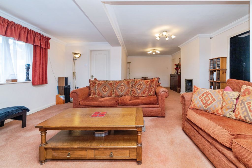 Property photo 3 of 22