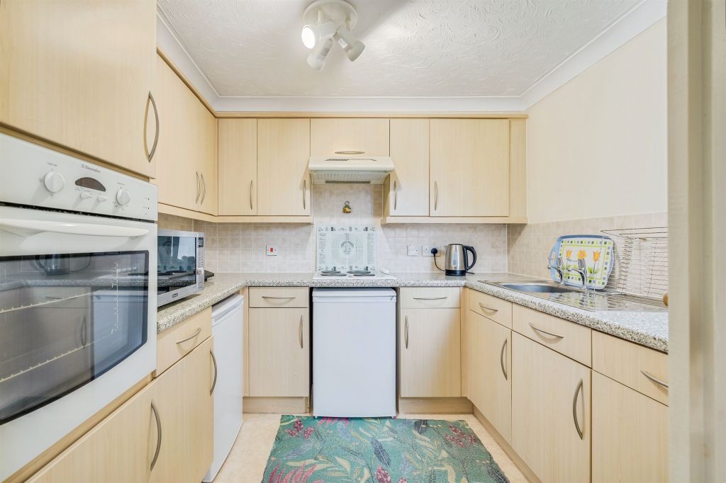 Property photo 3 of 17