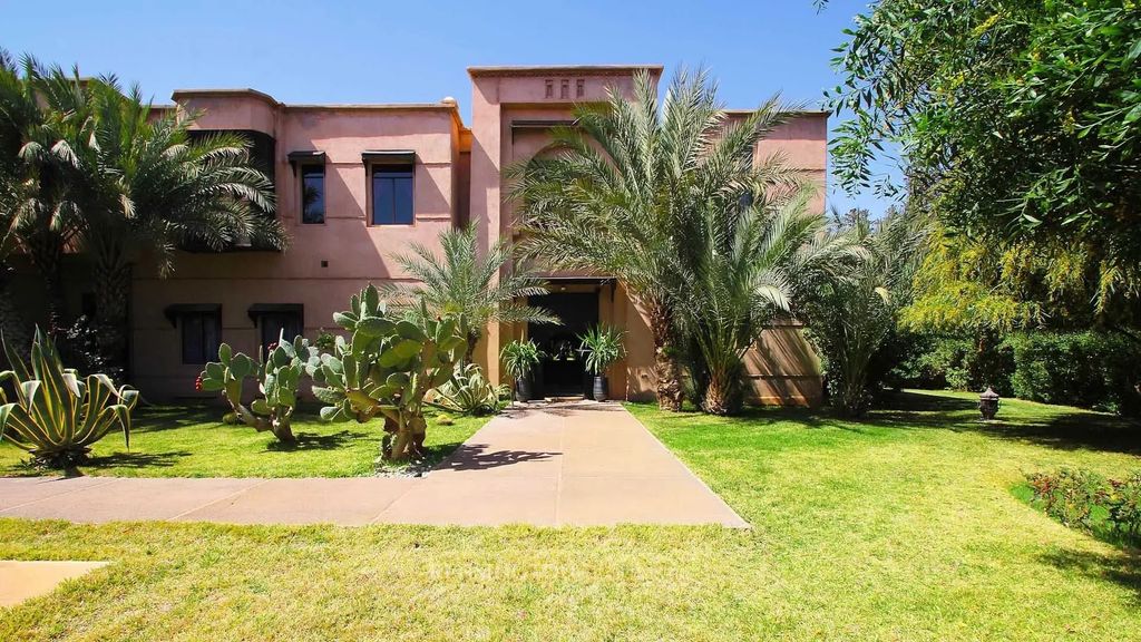 Property photo 2 of 45 Building