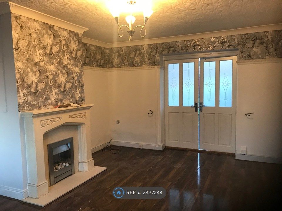 Property photo 3 of 14 Sitting Room