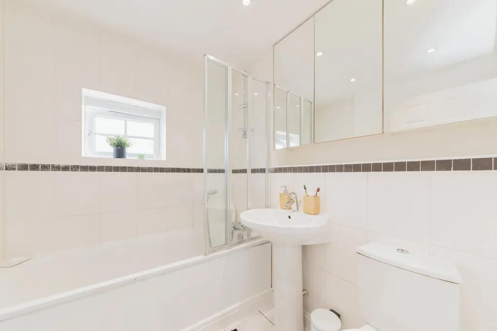 Property photo 3 of 15 Bathroom