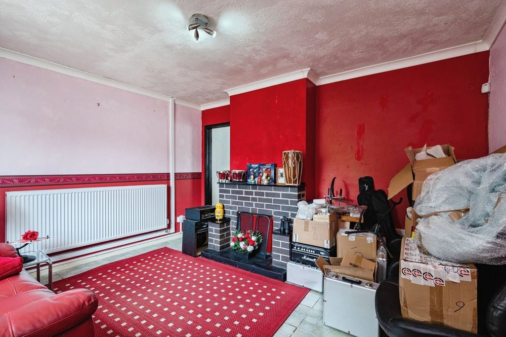 Property photo 3 of 18