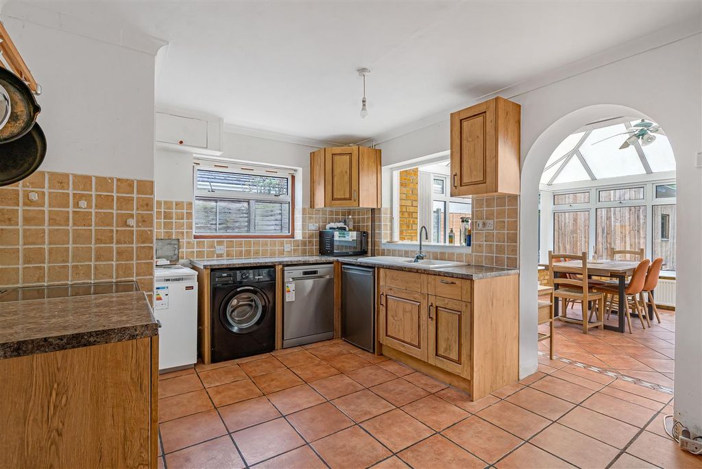 Property photo 3 of 16 17_83511.Jpg