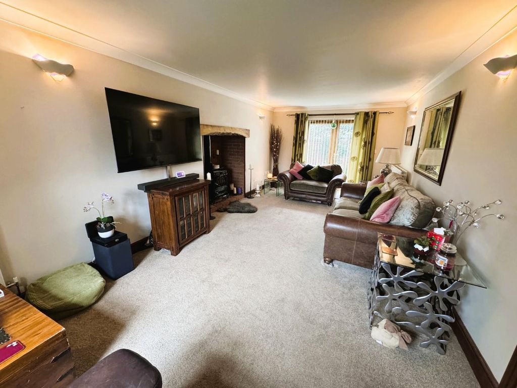 Property photo 3 of 26