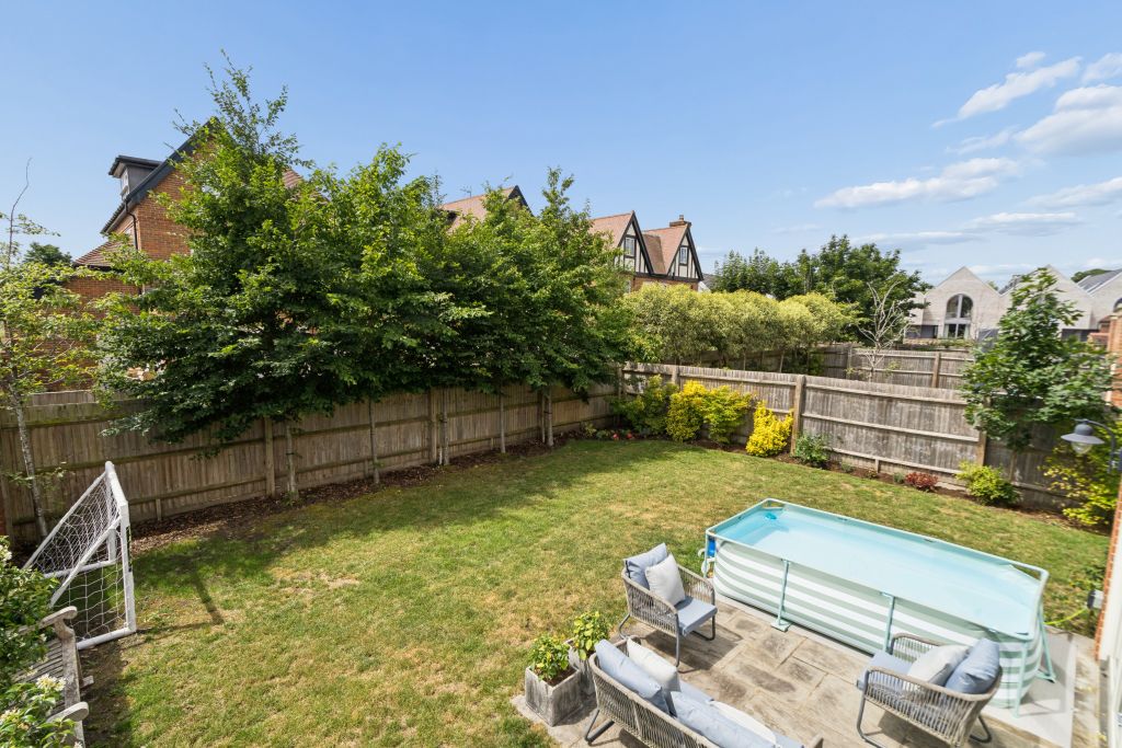 Property photo 2 of 23