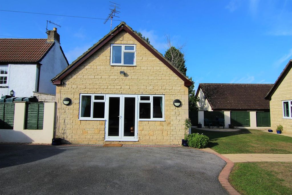 Property photo 1 of 9