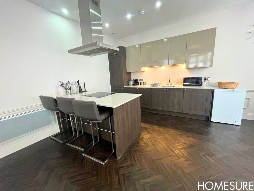 Property photo 1 of 7 Kitchen