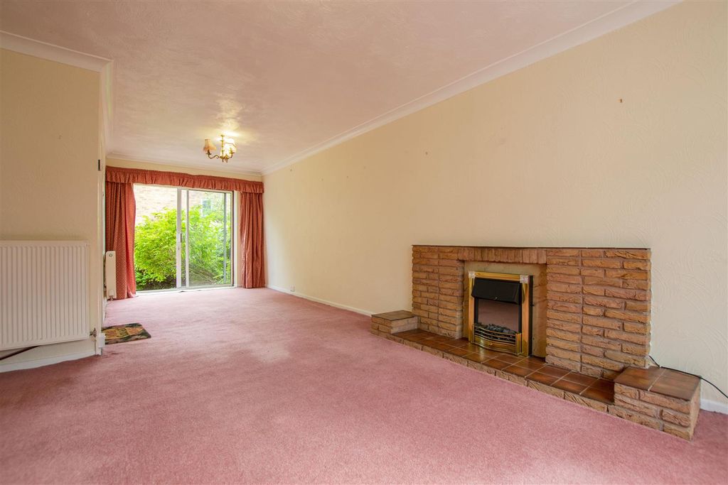 Property photo 3 of 13 Approach