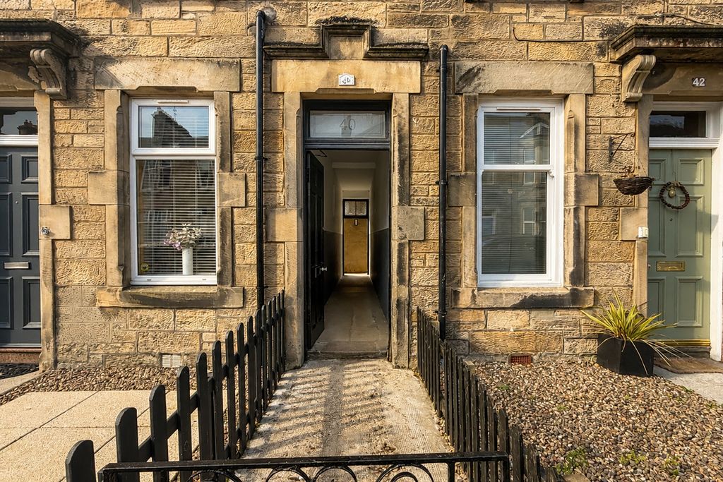 Property photo 3 of 46