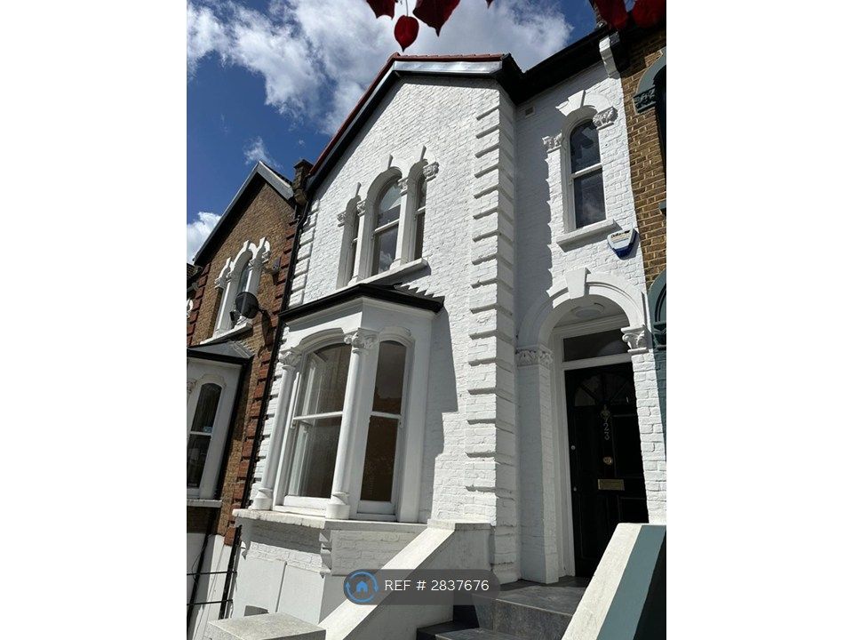 Property photo 2 of 25