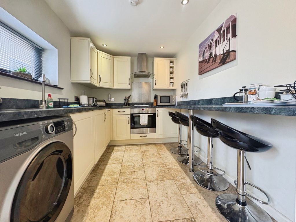 Property photo 3 of 13 5566083