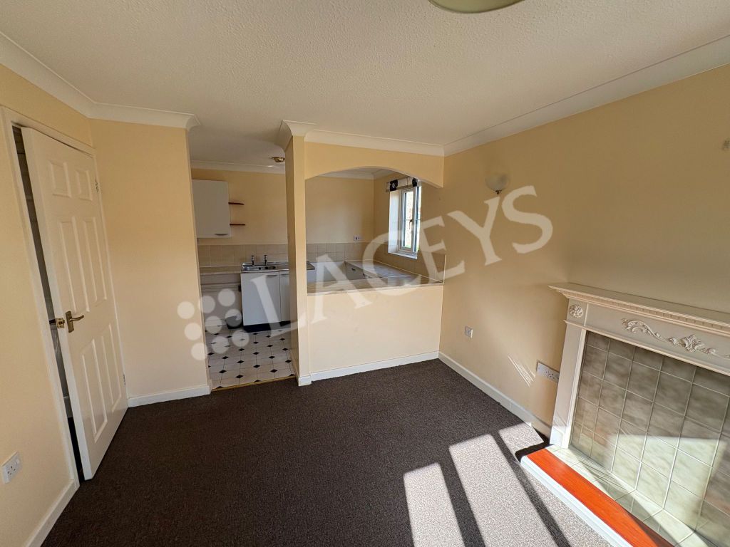 Property photo 3 of 7 Lounge-Kitchen