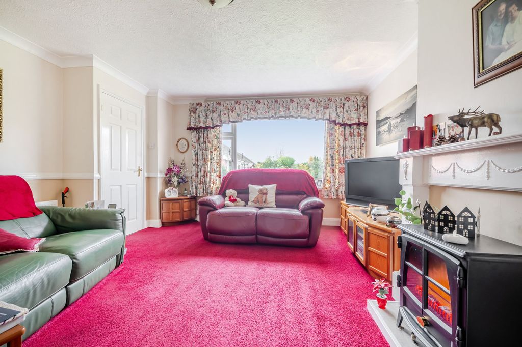 Property photo 2 of 15 Living Room