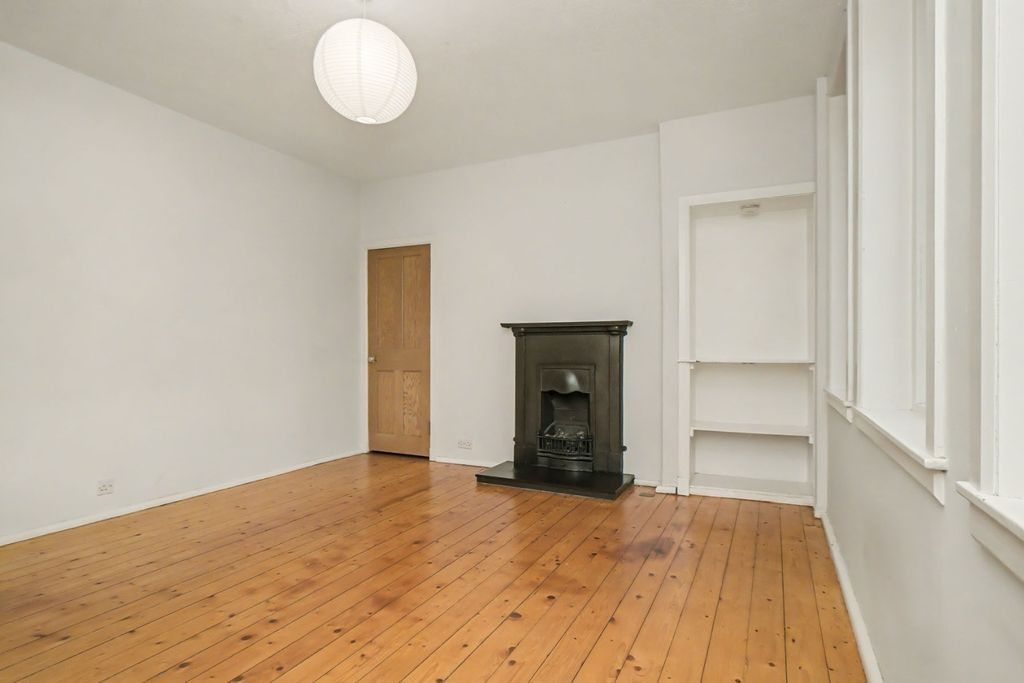 Property photo 3 of 18 4711702