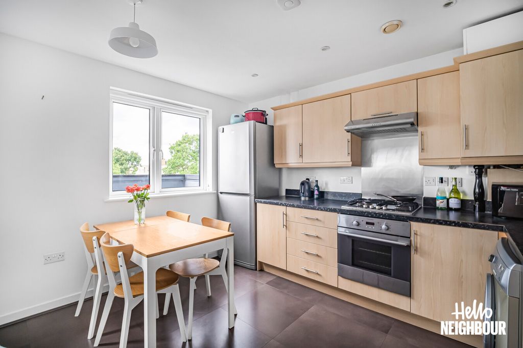 Property photo 3 of 14 Photo 2