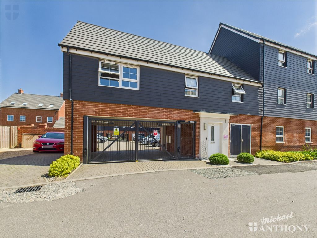 Property photo 1 of 10 Cam03852G0-Pr0264-Still012