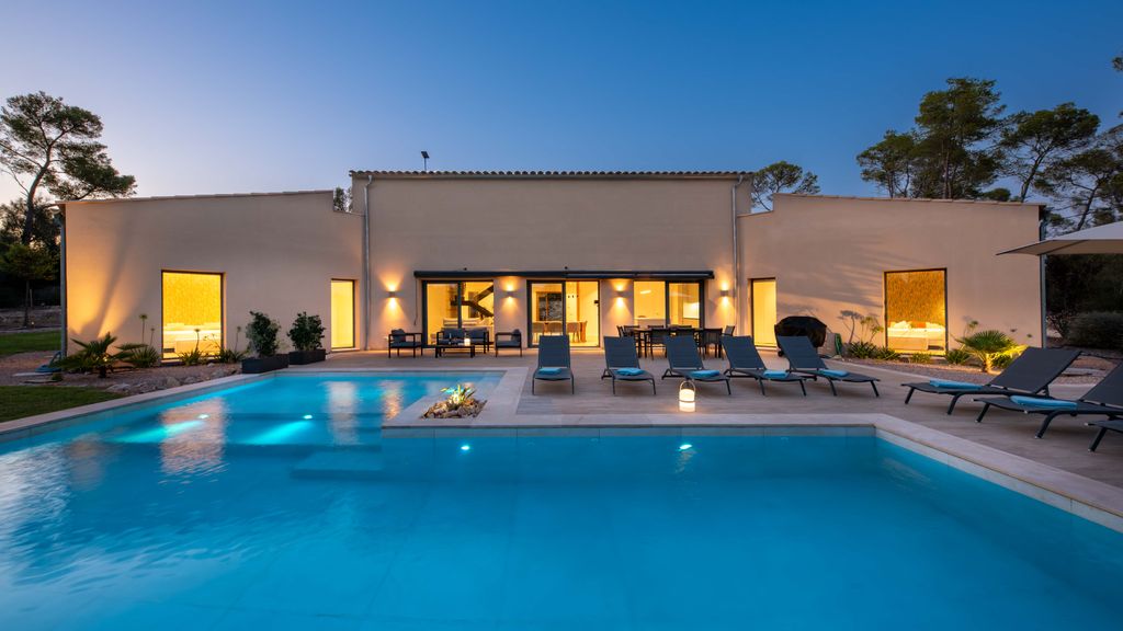 Property photo 1 of 50