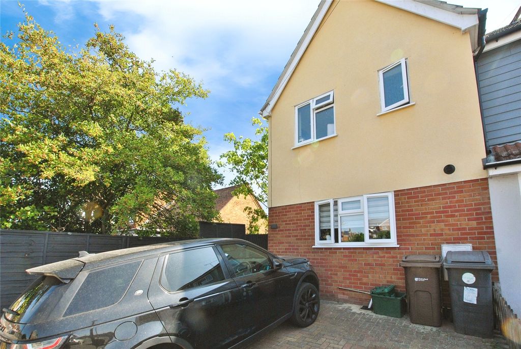 Property photo 1 of 9 Picture No. 05