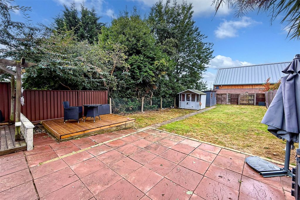 Property photo 2 of 18 Picture No. 25