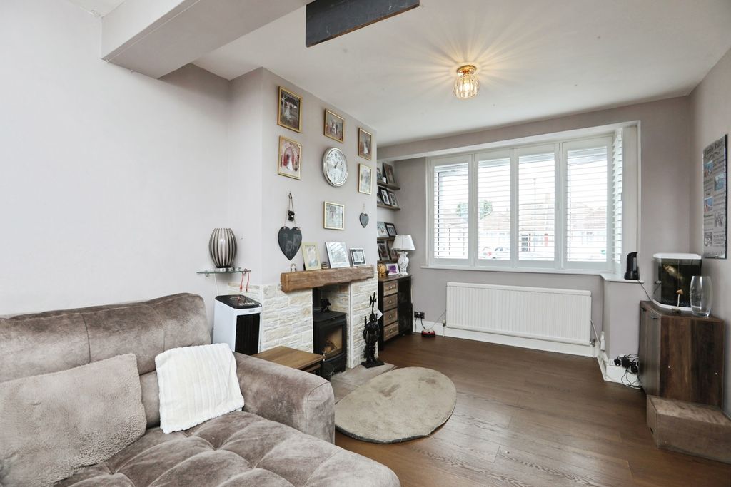 Property photo 3 of 16 Pbox-Img.Jpg