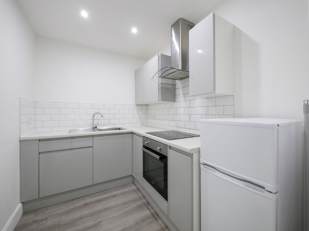 Property photo 3 of 12 Kitchen