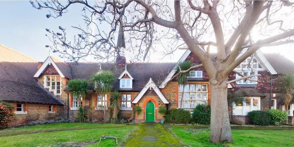 Property photo 1 of 14 Photo 0