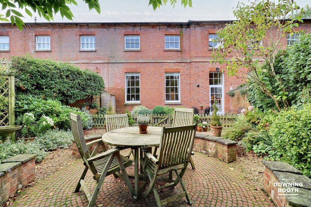 Property photo 3 of 38