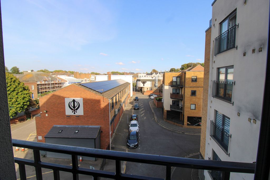 Property photo 2 of 13