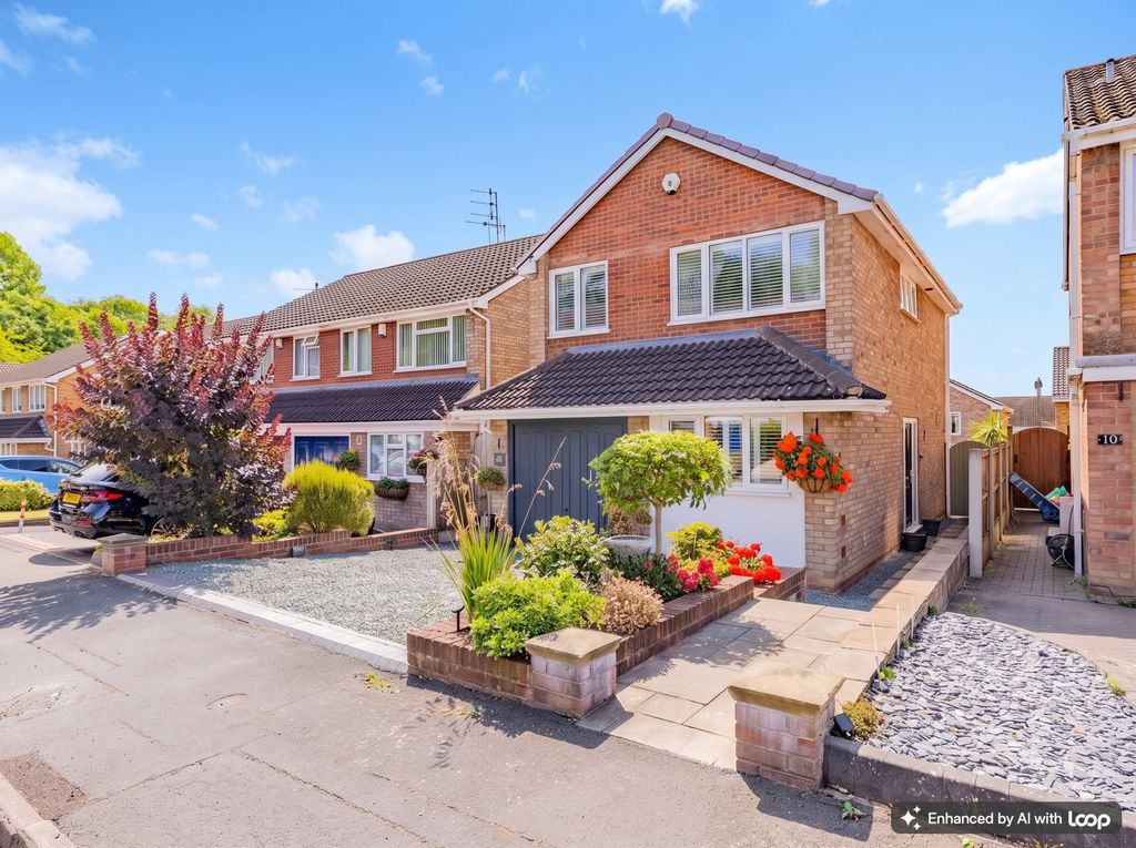 Property photo 1 of 32