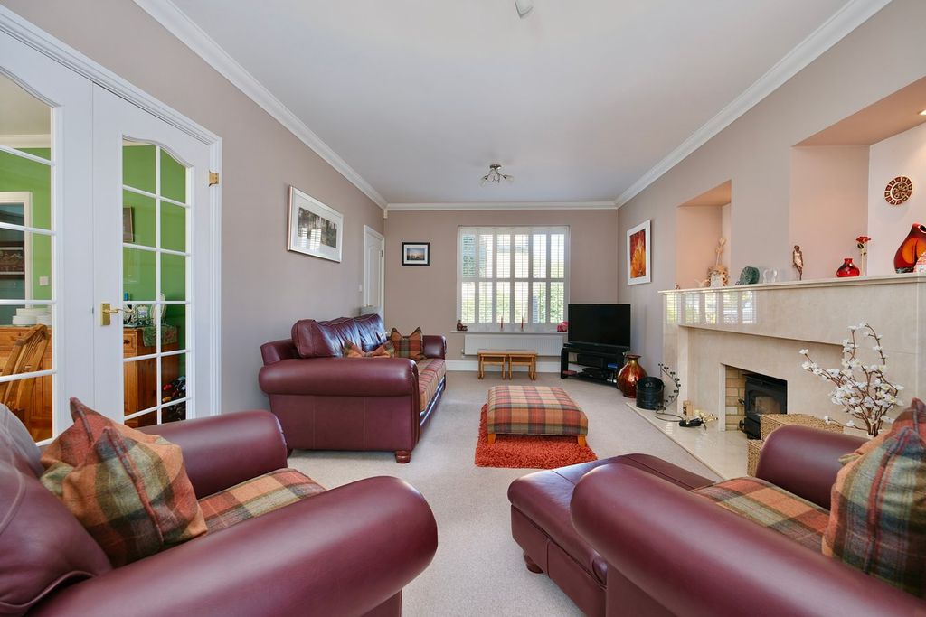 Property photo 3 of 24