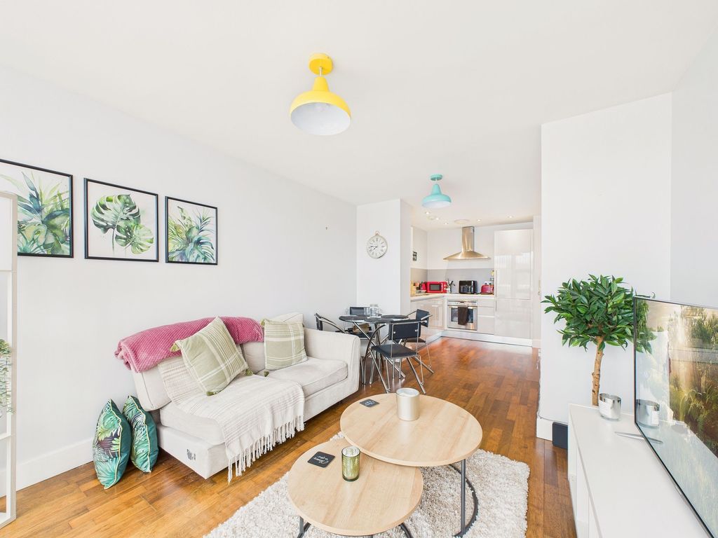 Property photo 1 of 4 Lounge/Diner &amp; Kitchen