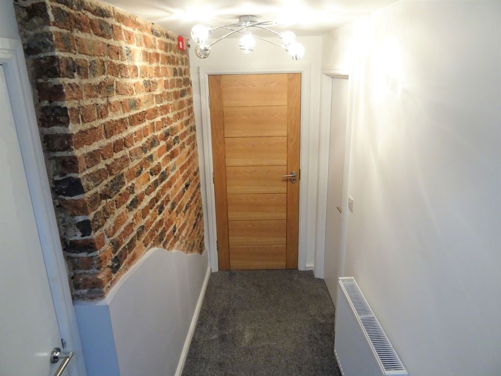 Property photo 3 of 6 Hallway