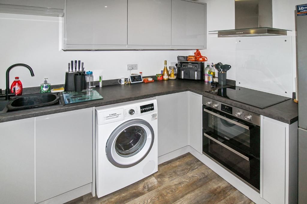 Property photo 3 of 15 Kitchen