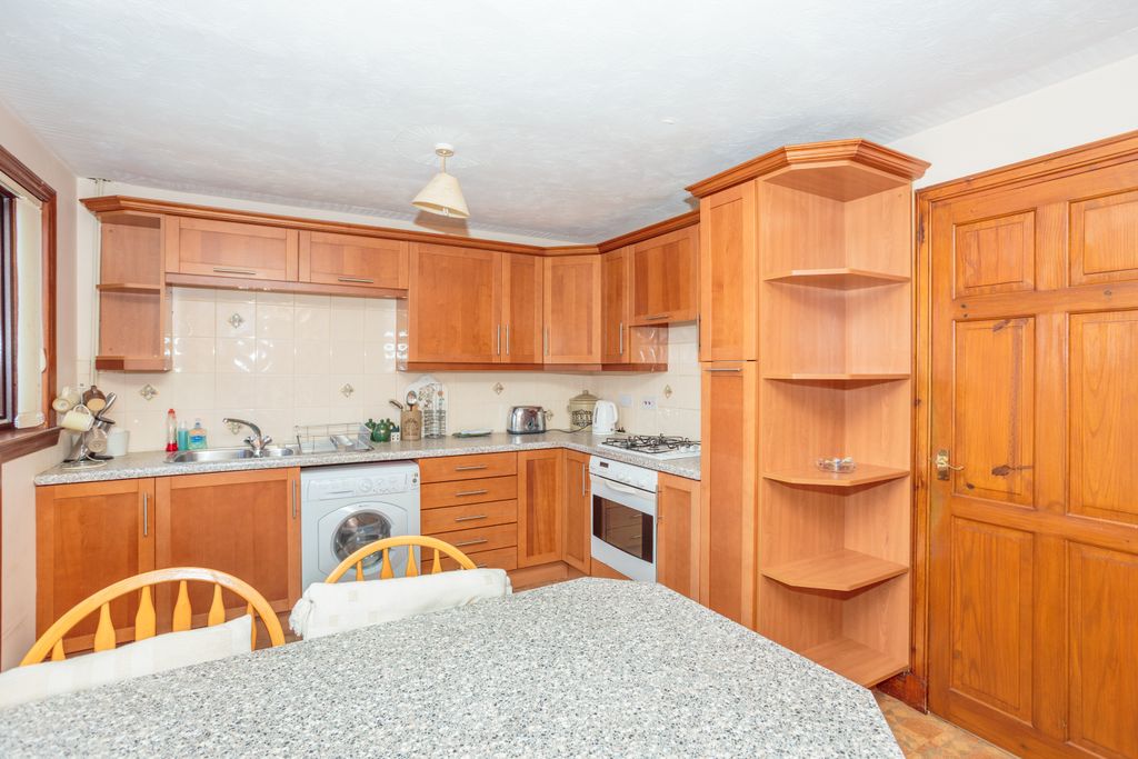 Property photo 3 of 26 Kitchen/Diner